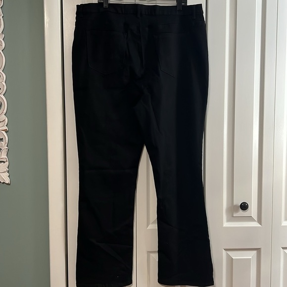 DG2 by Diane Gilman Virtual Stretch Black Denim Bootcut Jean - Picture 5 of 8